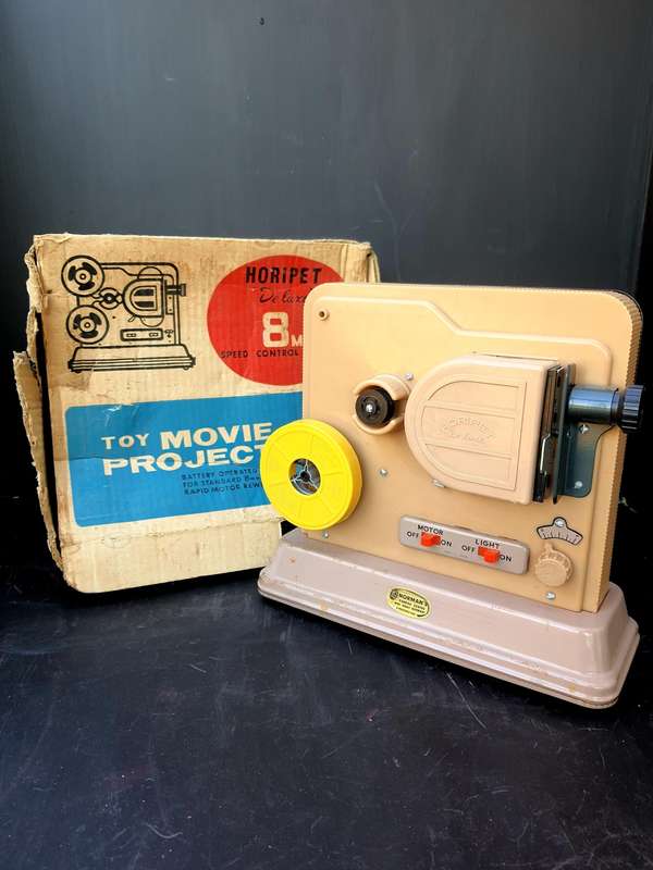 #13 ANTIQUE WEEK - KAROO ANTIEK - RARE MOVIE PROJECTOR WITH BX