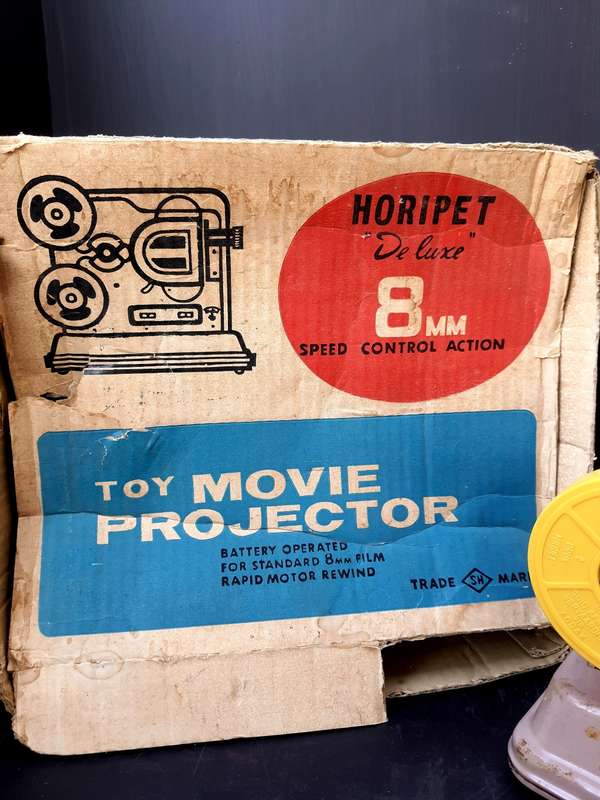 #13 ANTIQUE WEEK - KAROO ANTIEK - RARE MOVIE PROJECTOR WITH BX