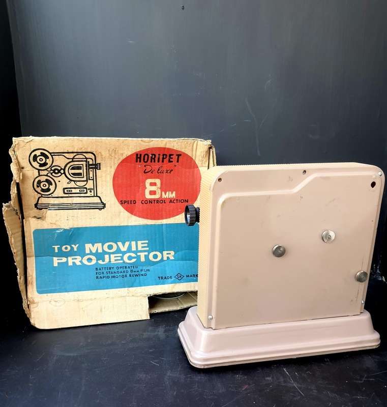 #13 ANTIQUE WEEK - KAROO ANTIEK - RARE MOVIE PROJECTOR WITH BX