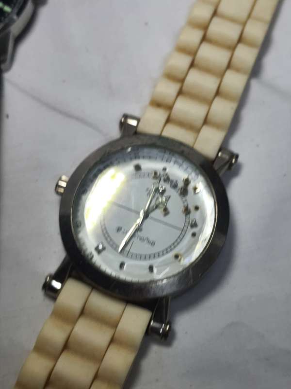 #7 LARGE LOT OF WATCHES UP FOR GRABS SOME WORKING SOME GREAT CONDITION SOME NOT GOOD