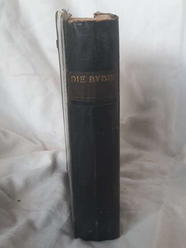 #5 mid-month auctions **stunning old bible *** -