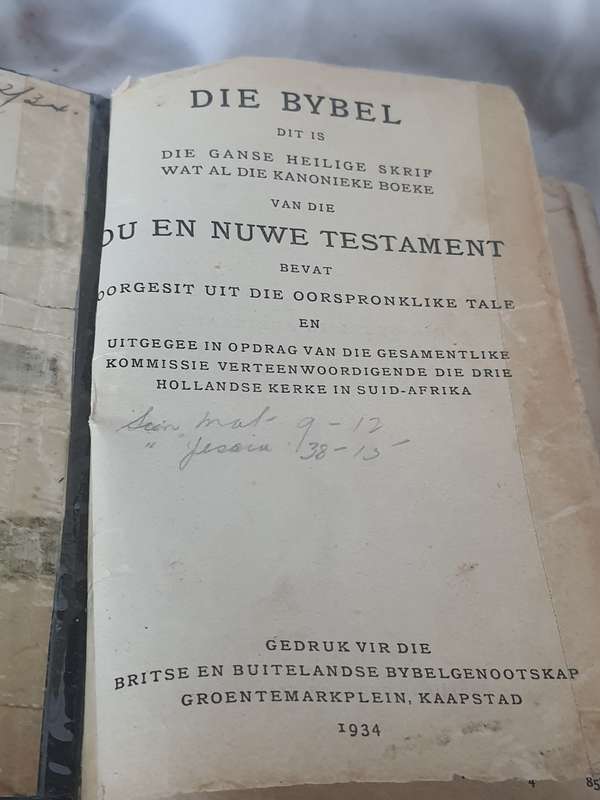 #5 mid-month auctions **stunning old bible *** -