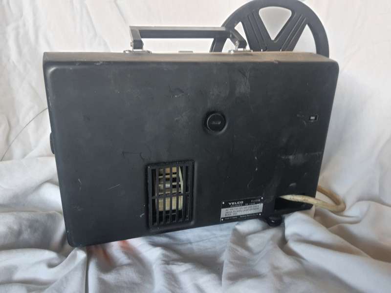 #6 mid-month auctions **vintage projector - movie era *** - go see all my all my listings.