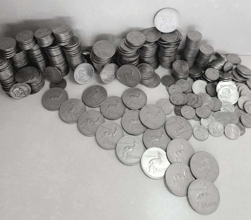 #8 mid-month auctions R1 - 5C - 10C - 20C -50C LARGE OLD ZAR COINAGE - DONT MISS A BULK BUY!