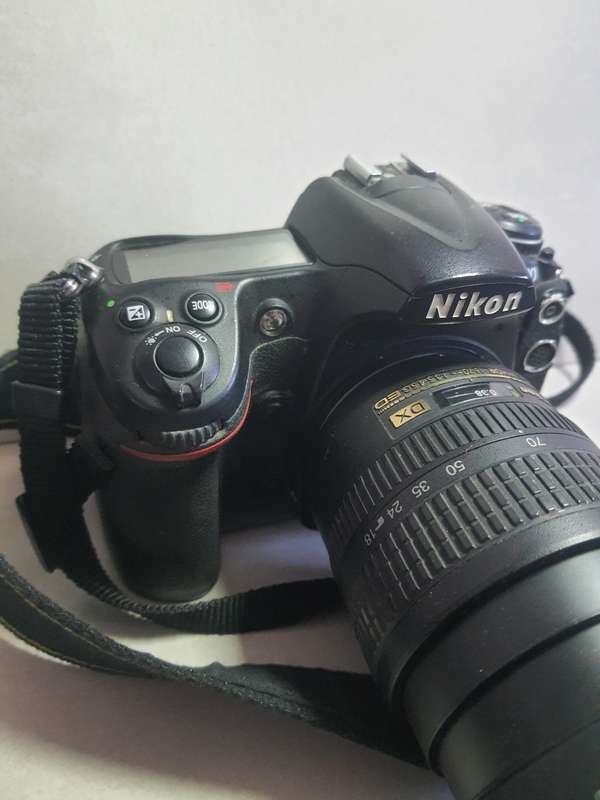 #16 Nikon D3000 with AF Lens Battery and Charger - comes with carry bag