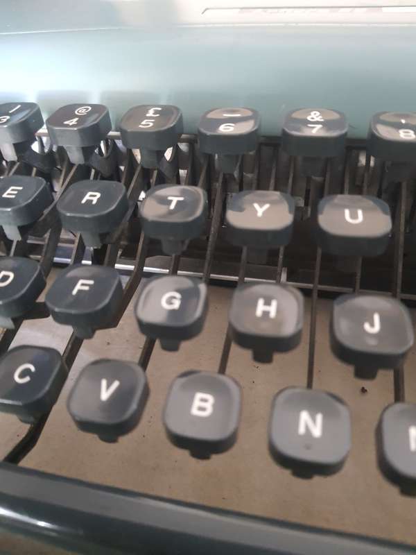 #19 - BABY BLUE TYPEWRITER - BEST CONDITION I HAVE EVER SEEN TYPEWRITER IN CASE ALL WORKING ORDER