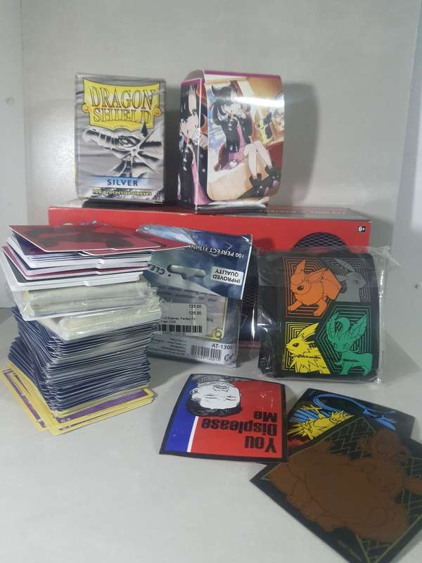 SUPPER LARGE +200 CARDS POKEMON TRADING CARDS AND MORE UP ON AUCTION