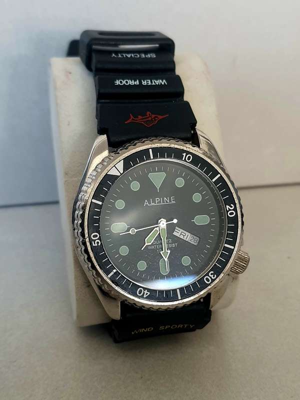#13 - COLLECTABLE ALPINE SPORTS WATCH 100 METER WATER RESISTANT -M/SEC KNOTS - RUBBER STRAP