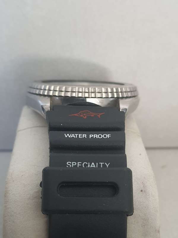 #13 - COLLECTABLE ALPINE SPORTS WATCH 100 METER WATER RESISTANT -M/SEC KNOTS - RUBBER STRAP