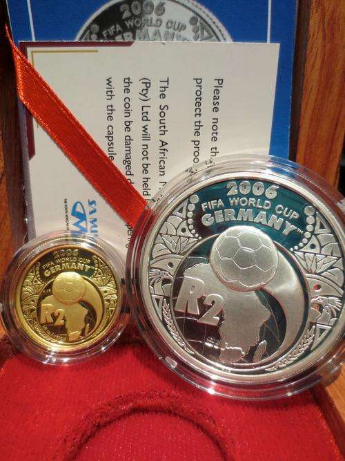 2006 Fifa World Cup Germany Prestige Set ### 1/4oz Gold 24 Carat & 1oz Silver ### R1 Start