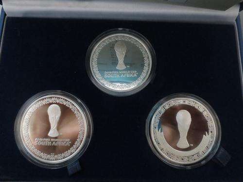 The Joseph S. Blatter Fifa Signature Set ### Maximum Mintage: 2000 ### Low No: 21 # SEALED #