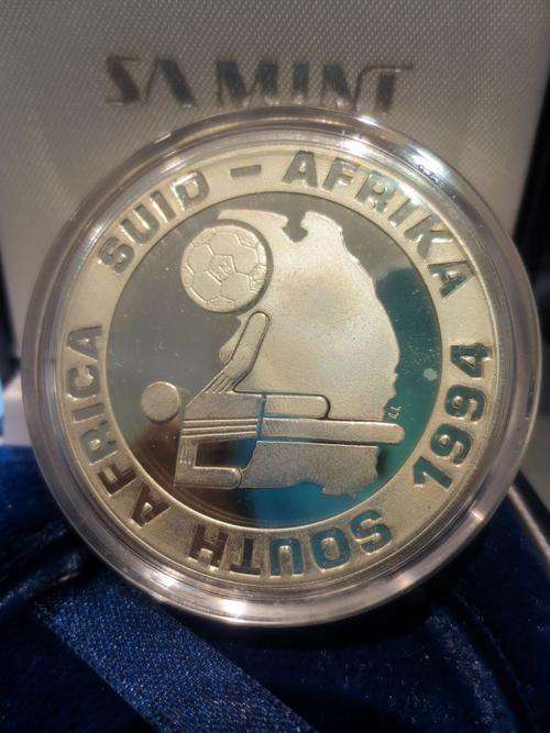 1994 WORLD CUP SOCCER 1oz Proof Silver R2 Crown ### Mintage: 3210 ### R1 Start