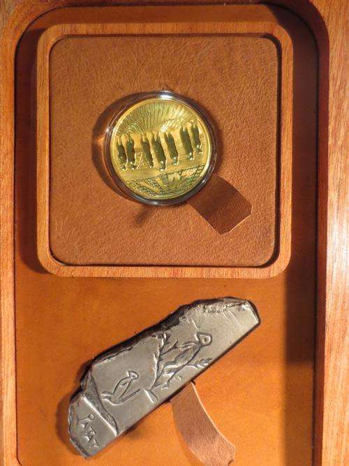 2011 Natura Meerkat 1oz Gold Special Launch Set # ULTRA RARE # Mintage: 300  # Launch Price R20500 #