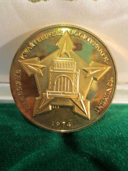 1974 Kwarteeufees Van Die Voortrekker Monument Gold 9 Carat - 28.5 Grams Gold # FUN ends Friday 8pm