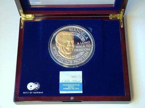Nelson Mandela Robben Island 1kg Pure Silver (999) in Stunning Wooden Case | Mint of Norway |