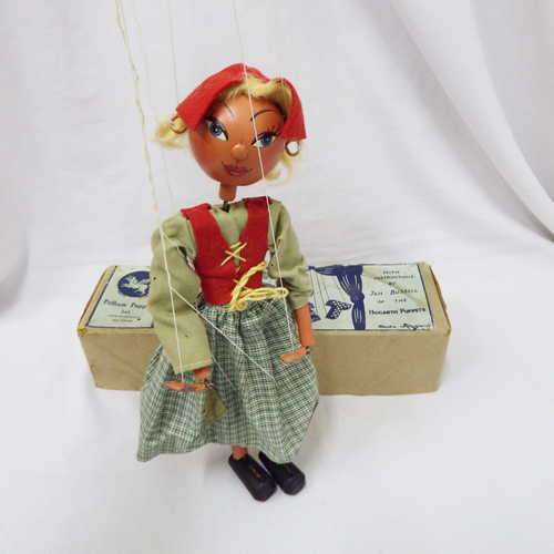 1960's Pelham Puppets Dutch girl marionette in early box  - String: 46 cm, Doll: 32 cm