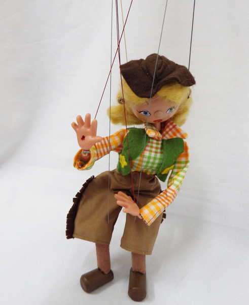 Pelham Puppets SS Cowgirl marionette - Plastic legs - Circa 1960 - String: 38 cm, Doll: 31 cm