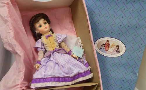Madame Alexander - Little Women Play Doll Collection - 16` Meg #18530 - Like new in box
