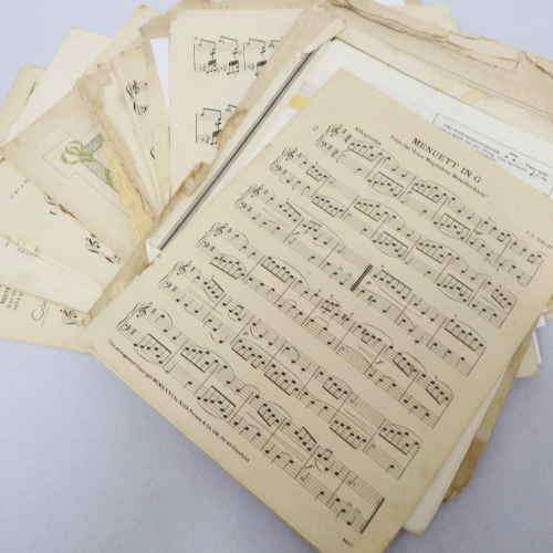 Old music sheets - Can be used for decoration - @ CRAZY R1 start