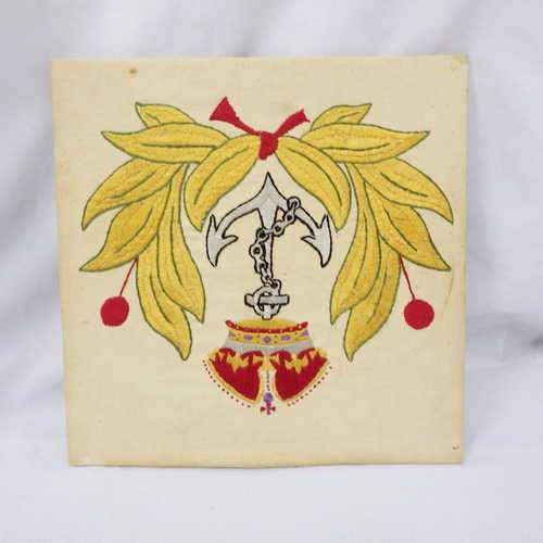 Royal navy Crest with Kings Crown emborded WW2 period badge