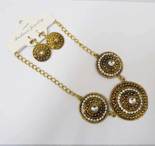 Costume jewellery necklace and earring set