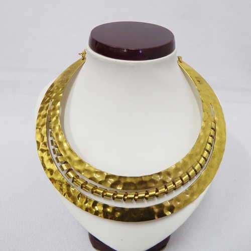 Costume jewellery necklace