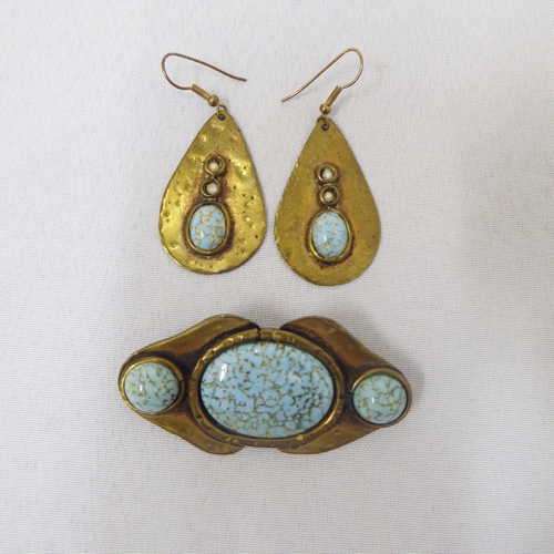 Turquoise on brass ethnic set with earrings and brooch