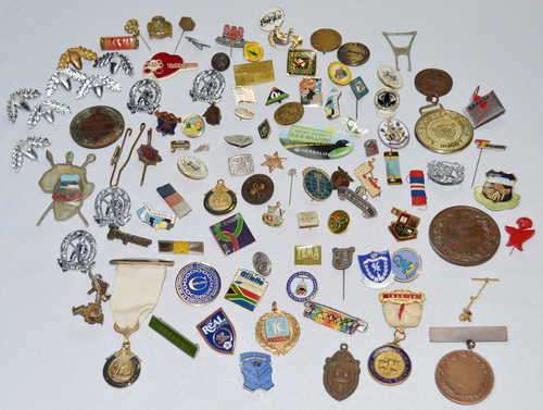 Lot of assorted badges, medallions and pins @ crazy R1 Start