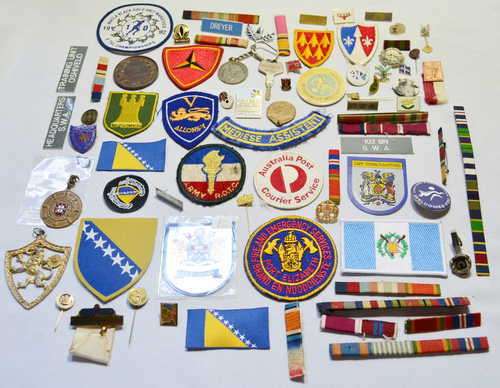 Lot of assorted pin badges and ribbons bars @ crazy R1 start