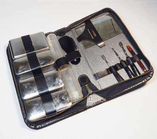 Efgidi men`s vanity set - Made in Germany - Genuine leather