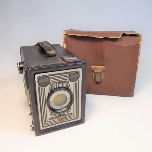 FILMOR (Brownie type) Box camera - 1955 - Very scarce - Damaged case