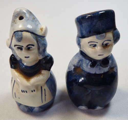 Pair of Delft blue porcelain salt and pepper shakers