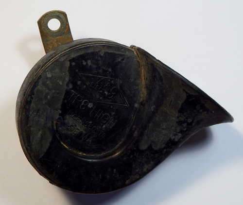 AandC Electrical TR8 High Car horn - Licensed to seima - Has some rust