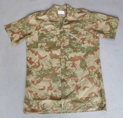 Koevoet Camo short sleeve shirt - Size medium - Waist 55 cm - Inner arm 56 cm