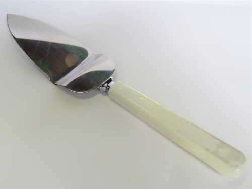Stainless Steel cake server - Made in Japan - Excellent condition