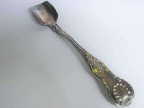Vintage silverplated Kings Pattern large marrow scoop