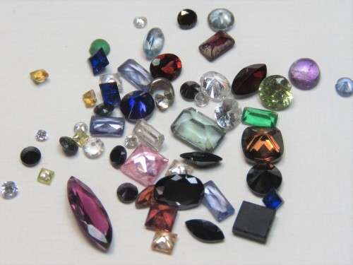 21 Carot of unknown gemstones - No idea what this is - Bought from a jeweler who closed shop
