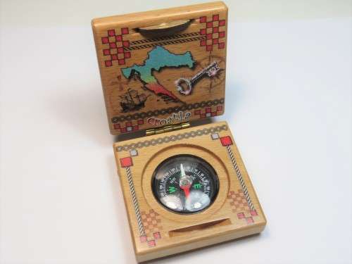 Croatia souvenir compass in wooden case
