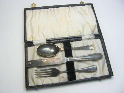 Vintage EPNS child`s cutlery set