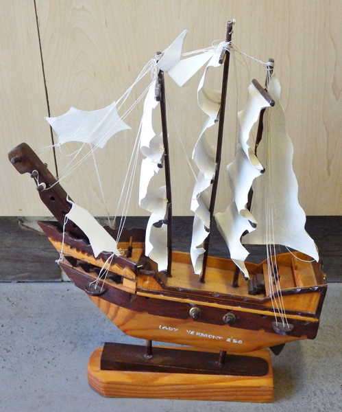 Handmade `Lady Vermont` wooden ship - 33 cm Tall - Base 4,8 x 16,5 cm