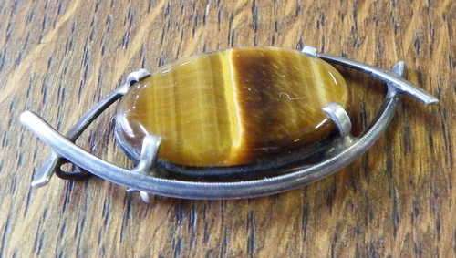 Vintage silver tiger`s eye pendant/brooch