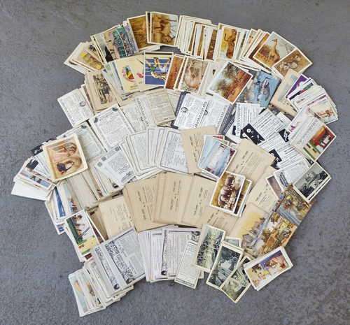 Cigarette cards - More than 450 cigarette cards - More than 20 types - As per pictures