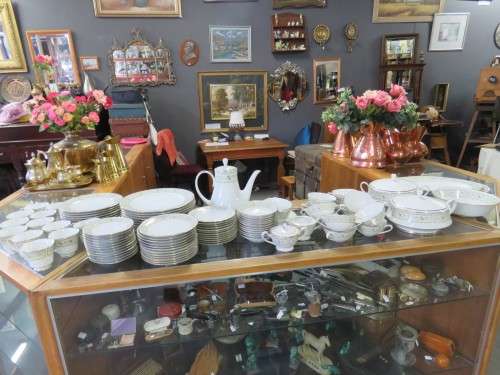 109 Piece Noritake  dinner set