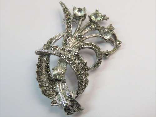 Beautiful marcasite brooch - Large size with clear stones