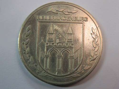 German Democratic Republic medal - Neubrandenburg Friedlander Grate / Coat of Arms