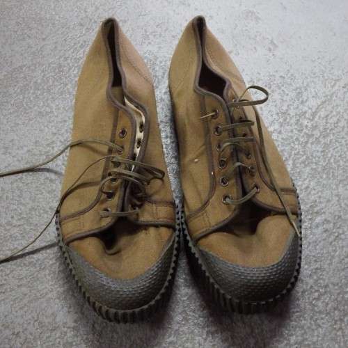 SADF Vintage Nutria takkies - Excellent  - Size 10