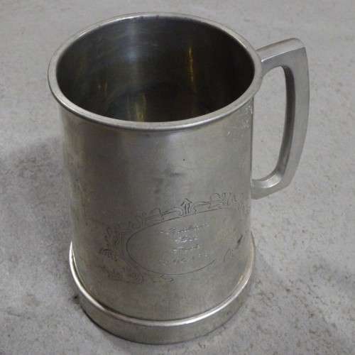 Vintage The King's shilling pewter beer tankard with 1948 British shilling