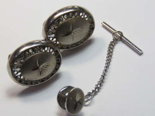 Set of vintage cufflinks  and tie pin