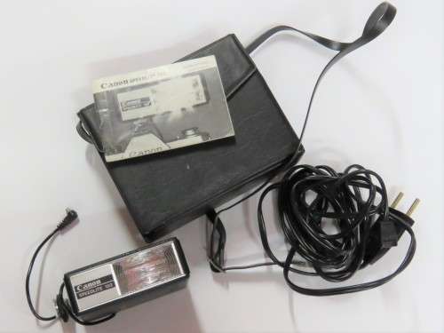 Vintage Canon Speedlite 102 camera flash - Working