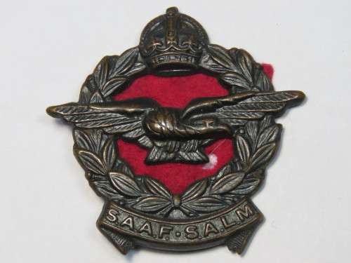 WW2 SA Air Force cap badge with cloth backing - 1 lug missing